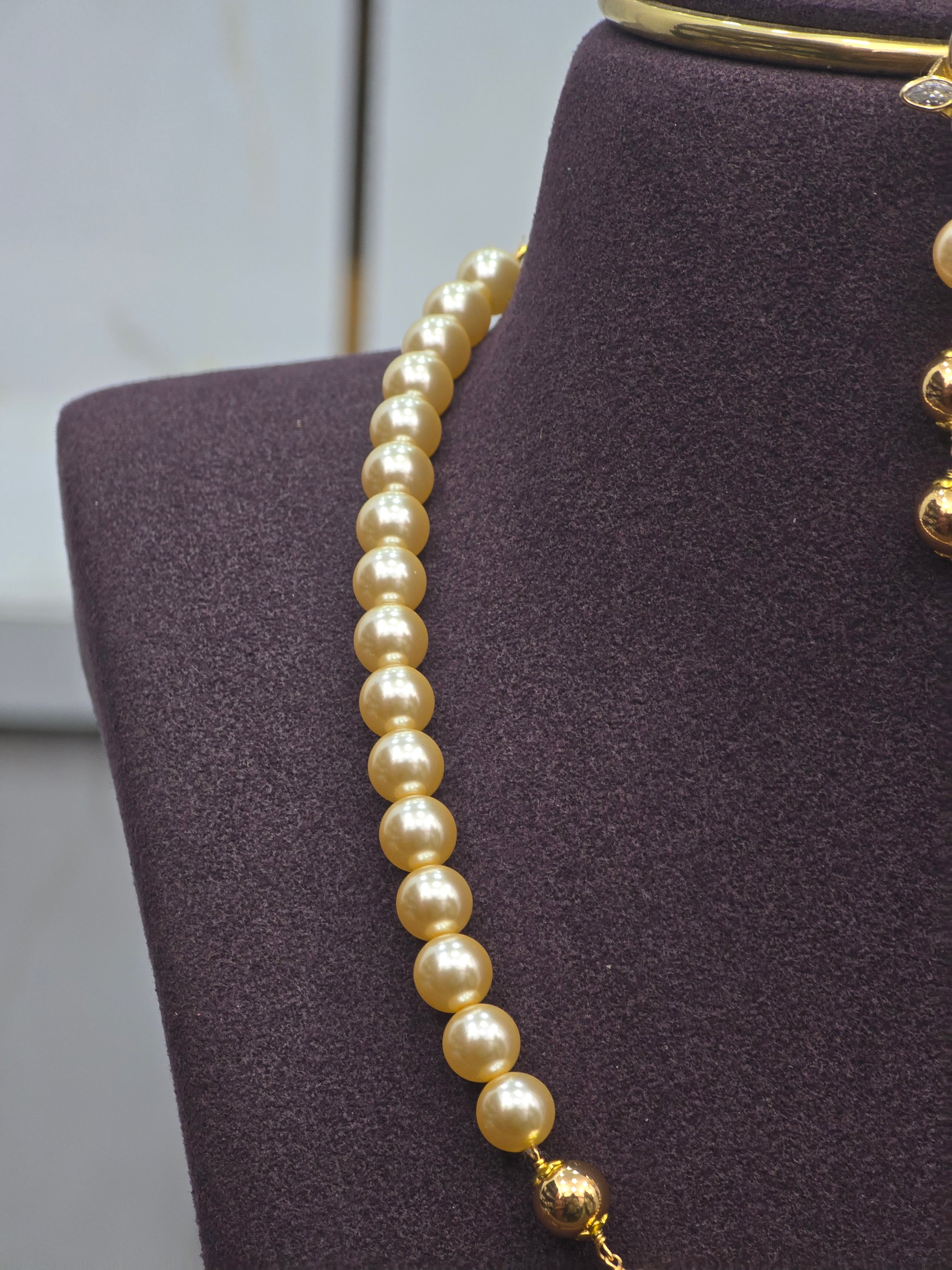 Swarovski pearls necklace